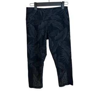 Scorpio Sol Tropical Cropped Active Leggings